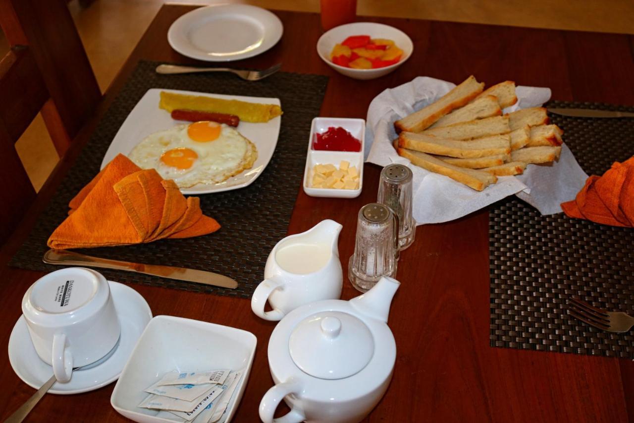 Maple Leaf Hotel Негомбо Экстерьер фото